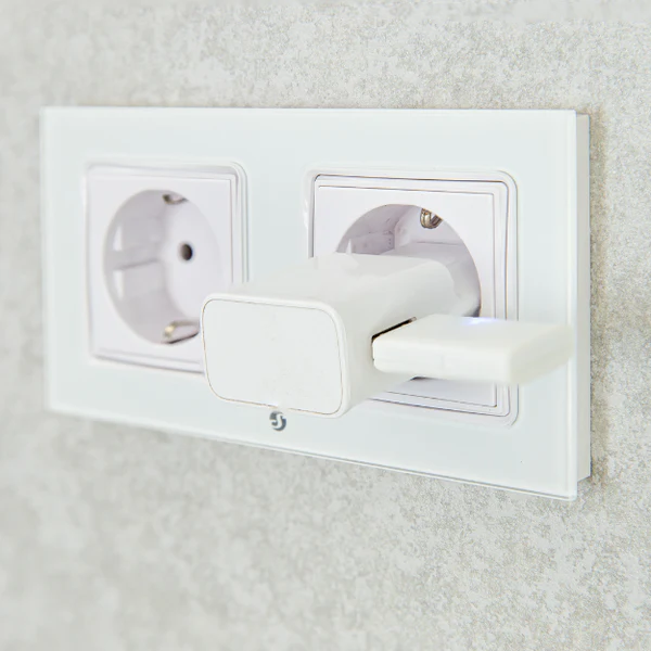 Shelly BLU USB-A Smart Gateway | Klikk Malta