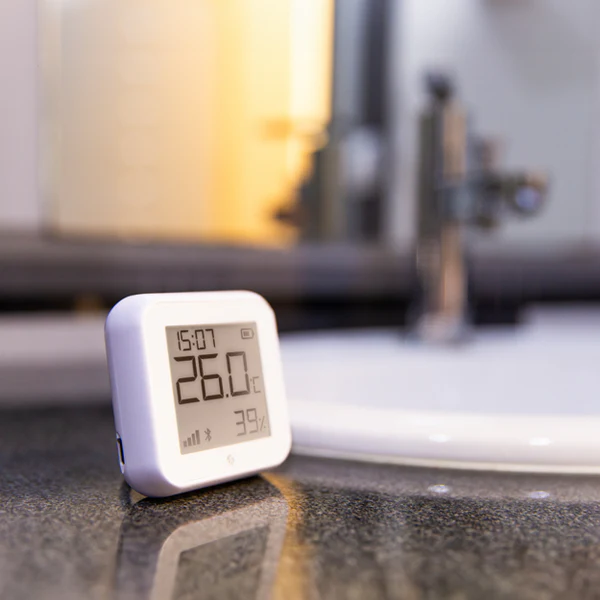 Shelly H&T Gen 3 Smart Sensor w/Display Mat... | Klikk Malta